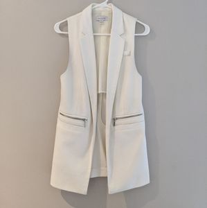 Magazine | Sleeveless Blazer